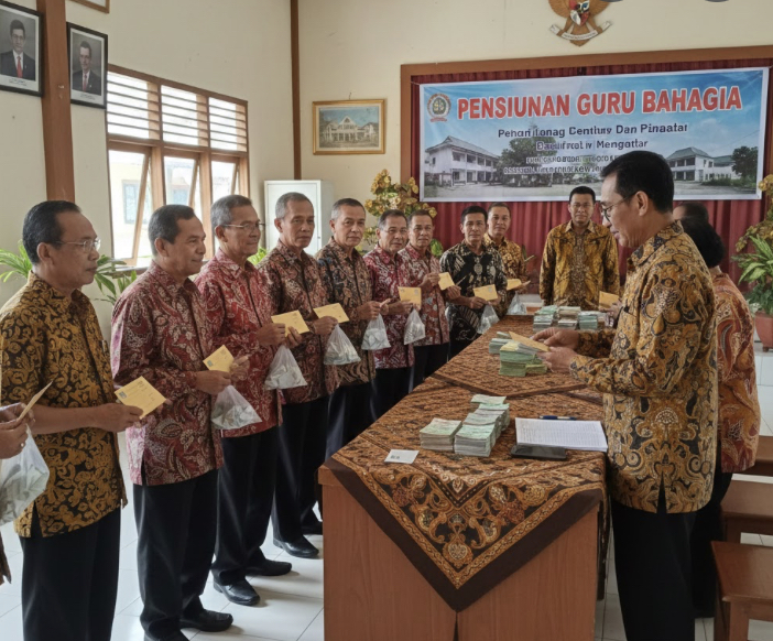 THR 2026 dan rapelan pensiunan dikabarkan cair Maret. Simak proyeksi jadwal dan penjelasan resmi soal pencairannya.