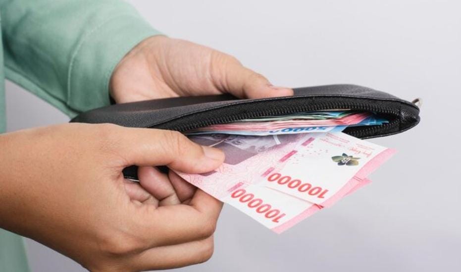 Hukum tukar uang jelang Lebaran dengan potongan 10 persen, riba atau tidak? Simak penjelasan lengkap ulama di sini.
