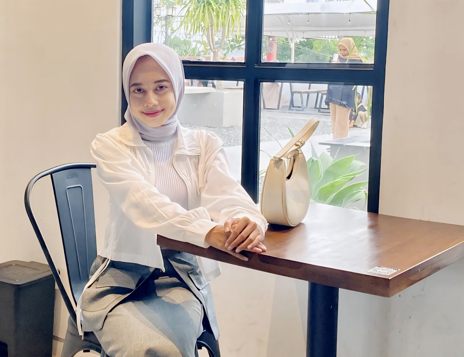 Hamidah melihat celah meraup cuan dari bisnis dekorasi mahar dan seserahan.