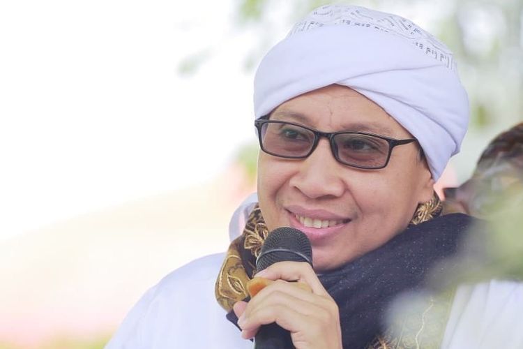 Buya Yahya ungkap fakta mengejutkan perbedaan Syiah di Indonesia dan dunia. Simak penjelasan lengkap mengenai ciri Syiah sesat dan sikap pad