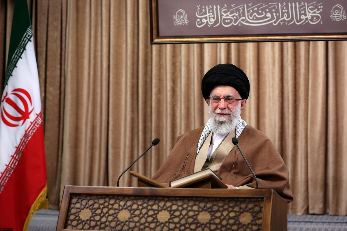 Ali Khamenei tewas dalam serangan AS-Israel. Simak profil, jejak kepemimpinan, dan dampaknya bagi politik Iran dan kawasan.