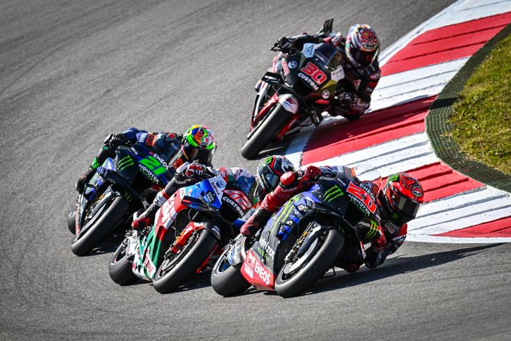 Sejarah MotoGP dari 1949 hingga era modern penuh legenda, teknologi canggih, dan rivalitas sengit balap motor dunia.(Pinterest)