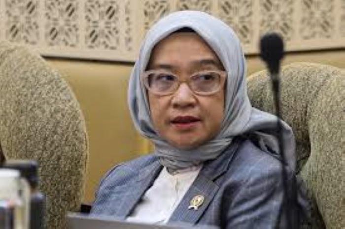 Menpan RB Rini Widyantini beri klarifikasi tegas dan menenangkan honorer. (Sumber: Jawa Pos)