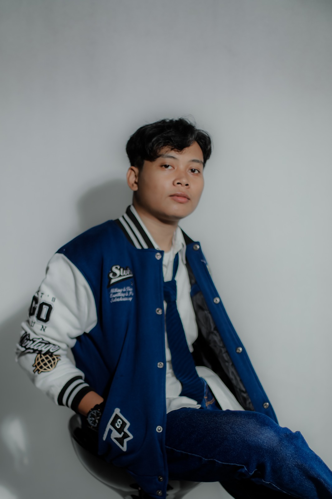 Bagus Setya Puji Saputra secara konsisten menekuni dunia visual sebagai kariernya.