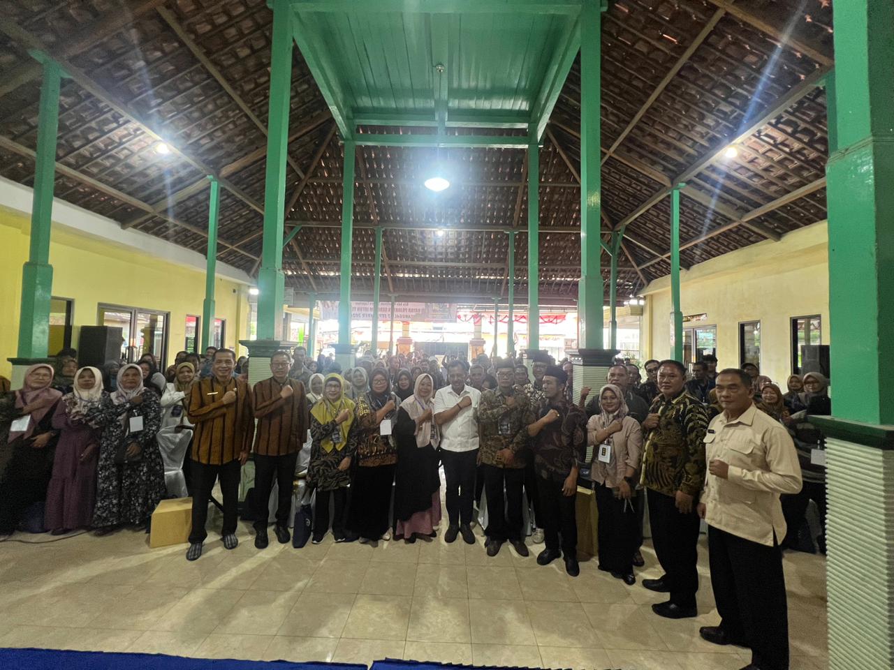 Kegiatan sosialisasi program MBG yang digelar anggota Komisi IX DPR RI, Heru Tjahjono, di Desa Aryojeding, Kecamatan Rejotangan, Kamis (5/3/2026).
