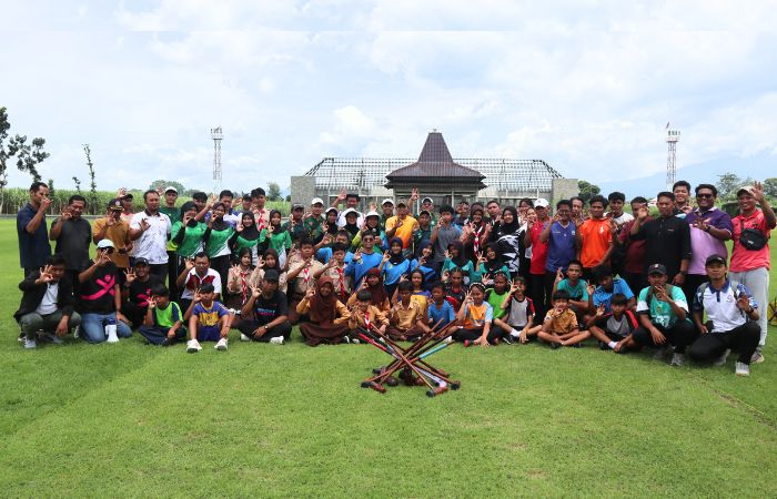 Para calon atlet woodball di Tulungagung foto bersama usai pemberian materi.