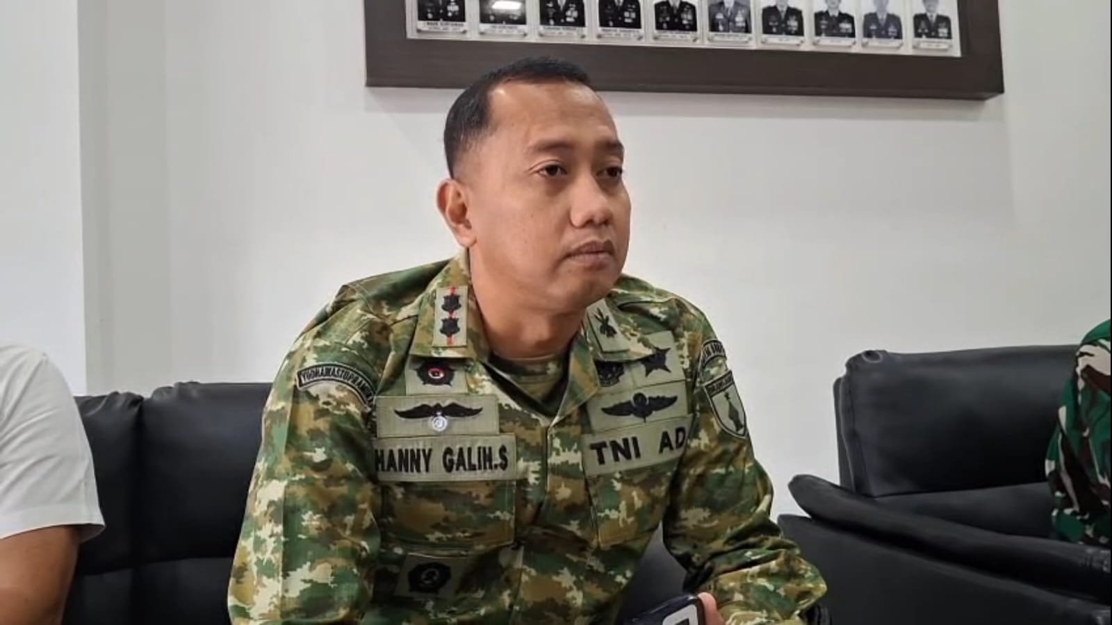 Komandan Kodim (Dandim) 0807/Tulungagung Letkol Arh Hanny Galih Satrio saat menggelar konferensi pers