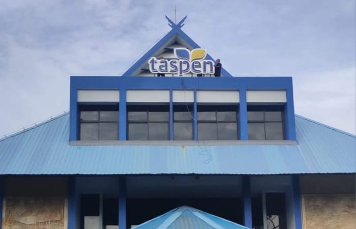 THR pensiunan 2026 cair serentak oleh PT Taspen ke 3 juta penerima. Warga Karanganyar juga dapat bantuan Rp500 ribu jelang Lebaran.