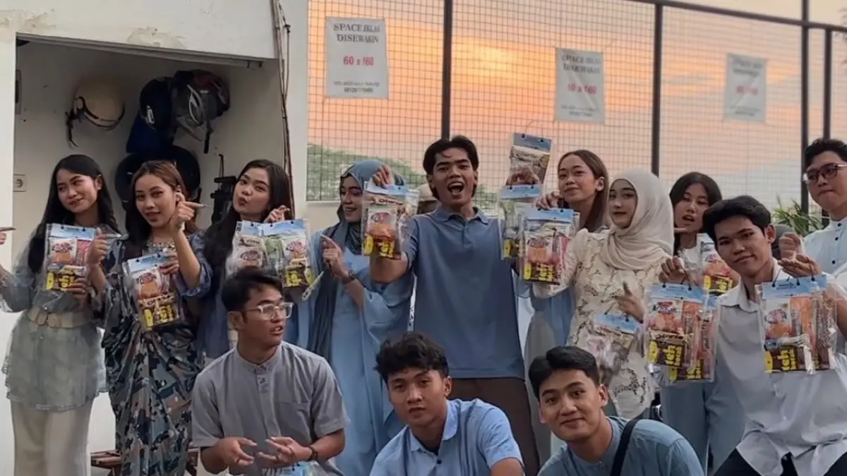 Foto bersama anggota Paguyuban Duta Wisata Kakang Mbakyu dalam kegiatan Share in Ramadan 2026.