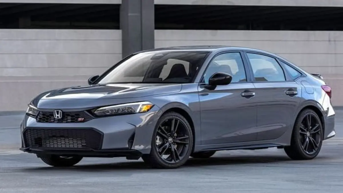 Honda Civic 2026 hadir dengan desain sporty, fitur Honda Sensing, mesin turbo bertenaga, dan harga mulai Rp390 juta.