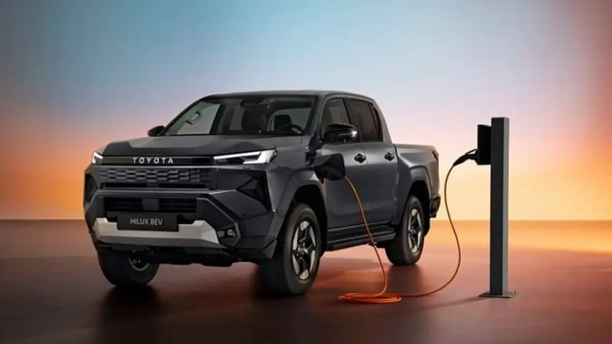 Promo Toyota Hilux Double Cabin: DP Rp jutaan, bunga 0%, muat 1,3 ton. Pickup tangguh siap kerja di segala medan.
