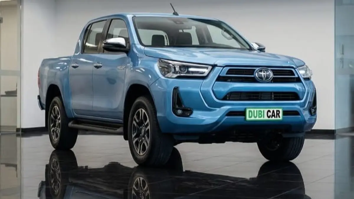 Toyota Hilux 2026 hadir lebih garang dengan tenaga 210 HP, varian hybrid, dan fitur Toyota Safety Sense yang makin canggih.