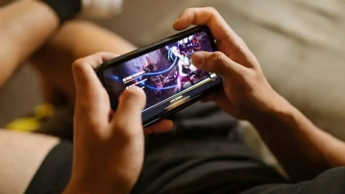 7 HP terbaik harga 2,5–2,9 jutaan Februari 2026 dengan spek kencang, kamera tajam, layar AMOLED, dan baterai jumbo tahan lama.