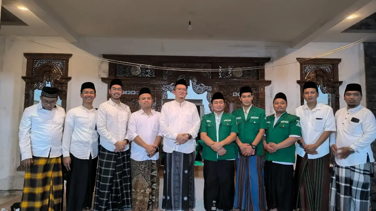 Kegiatan PNM Peduli yang digelar PT PNM dengan menyalurkan 3.000 paket sembako bagi kaum duafa, Sabtu (14/3).