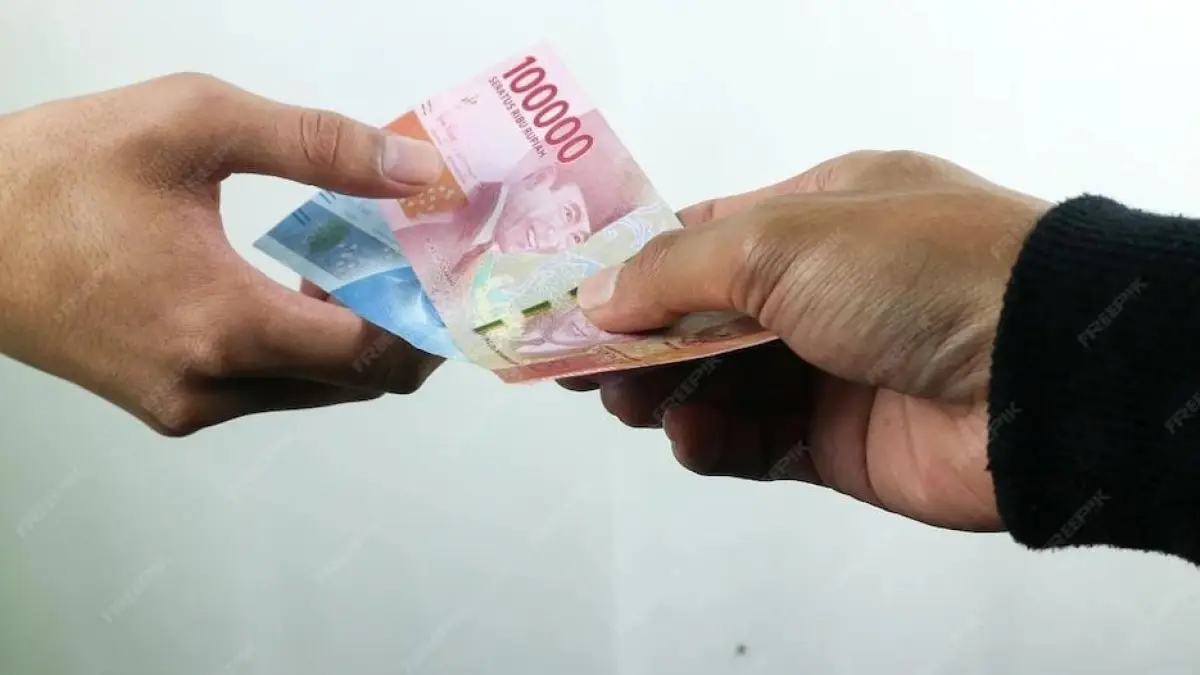 Takut sedekah riya? Ustadz jelaskan cara mengetahui sedekah tanpa riya serta hukum sedekah terang-terangan dan niat sedekah harian.