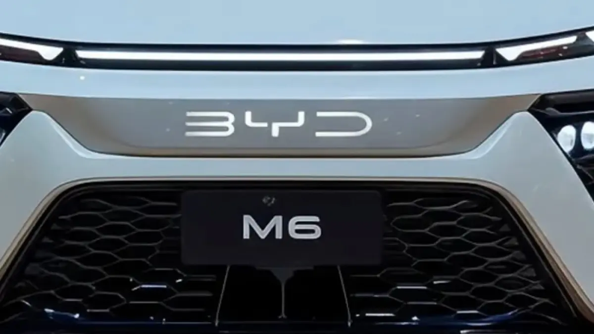 Review BYD M6 2026, MPV listrik murah 7 penumpang dengan tenaga 201 HP, fitur lengkap, dan jarak tempuh hingga 500 km.