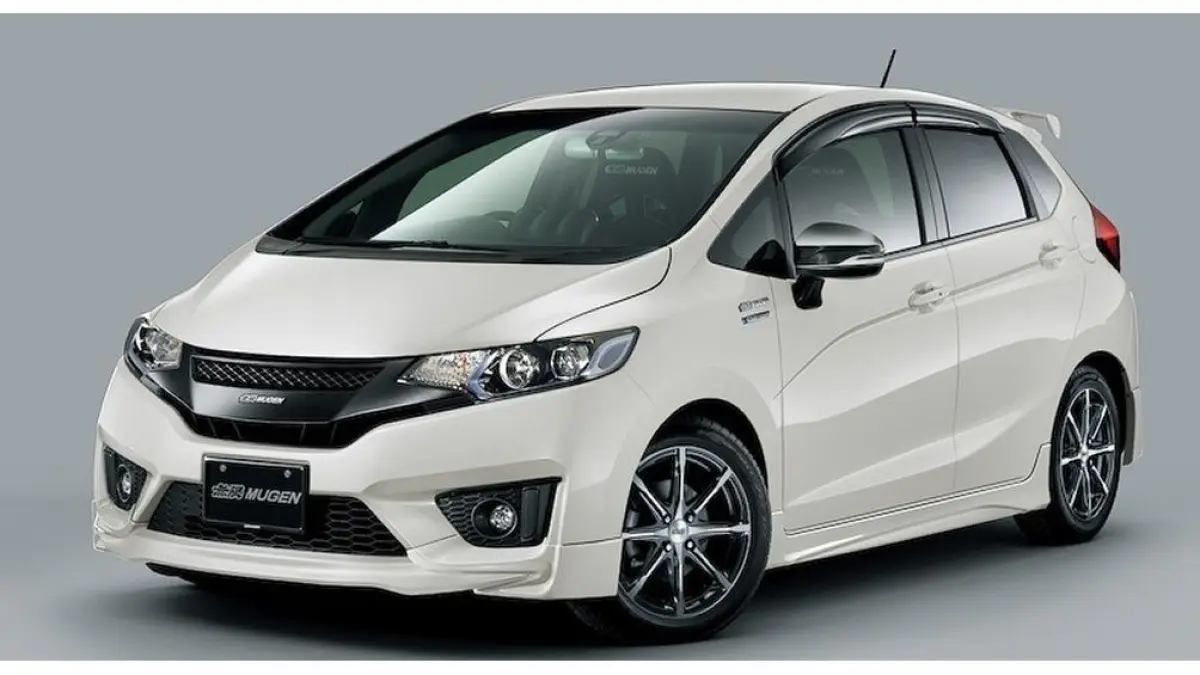 Review Honda Fit Hybrid 2012: mobil langka di Indonesia dengan konsumsi BBM hingga 27 km/l dan teknologi hybrid IMA.