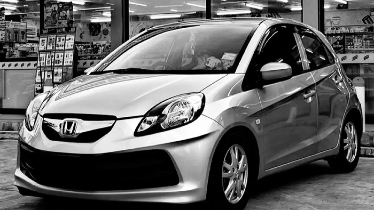 Honda Brio 2026 hadir dengan harga Rp 200 jutaan, irit BBM, fitur lengkap, dan lincah di kota. Masih layak dibeli tahun ini?