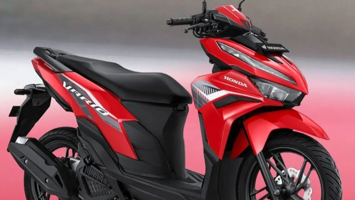 Honda Vario 125 terbaru 2026 dirumorkan hadir dengan versi trondol dan cross. Simak bocoran desain, fitur, dan prediksi jadwal rilisnya!