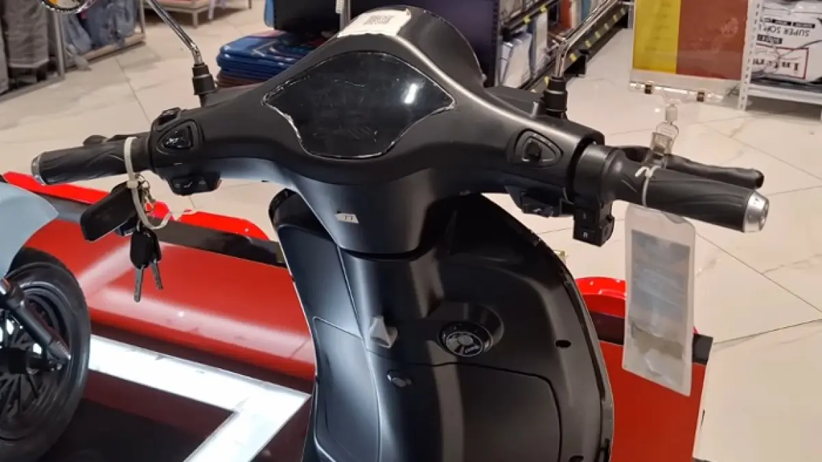 Motor listrik terbaru 2026 hadir dengan harga mulai Rp5 jutaan. Cek daftar lengkap harga dan spesifikasi motor listrik terbaru di sini!