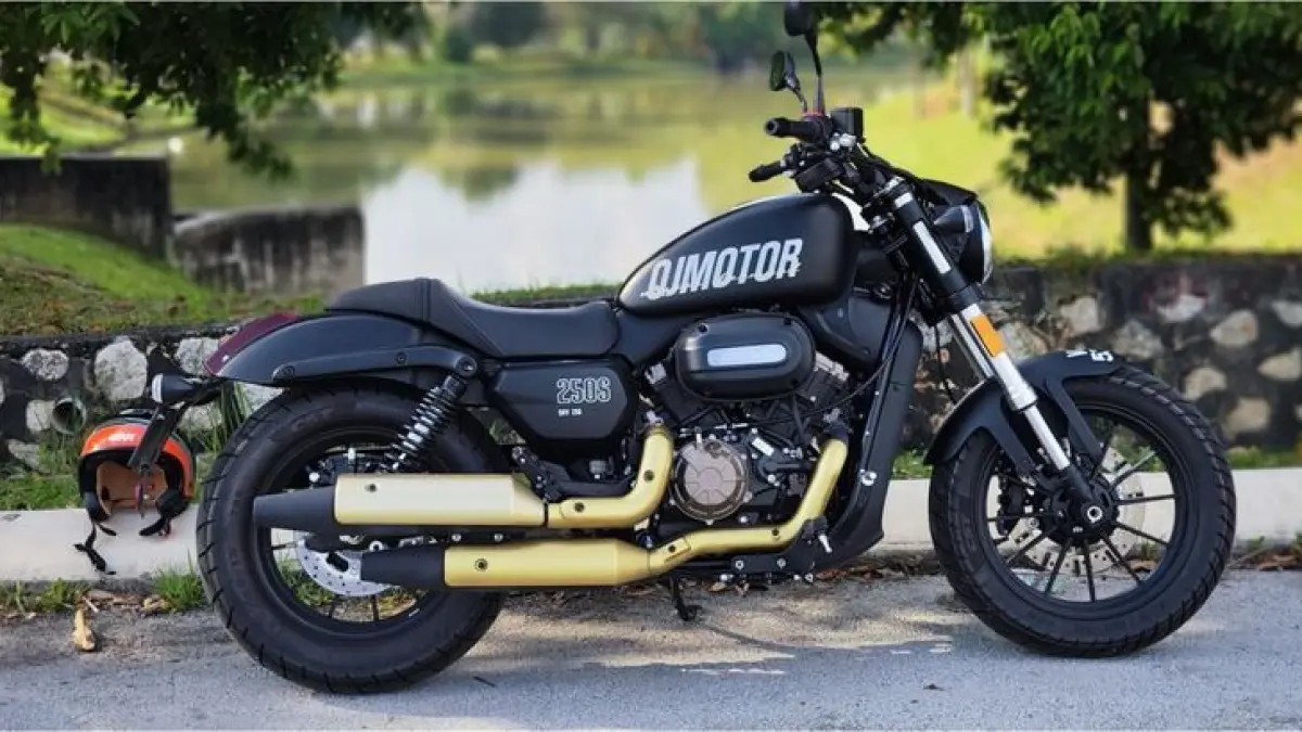 QJ Motor SRV 250 AMT hadir sebagai cruiser matic 250cc termurah dengan teknologi AMT canggih, nyaman dikendarai, dan harga Rp59 jutaan.
