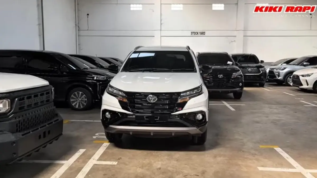Toyota Rush GR Sport 2026 hadir dengan desain sporty dan fitur lengkap. Simak review spesifikasi dan keunggulannya di sini!