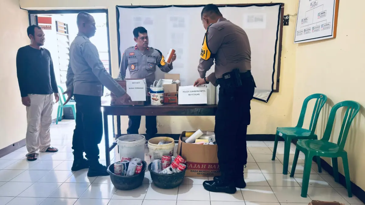 Ratusan petasan dan bahan peledak hasil operasi cipta kondisi menjelang Hari Raya Idul Fitri 1447 H/2026 dimusnahkan jajaran Polres Tulungagung.