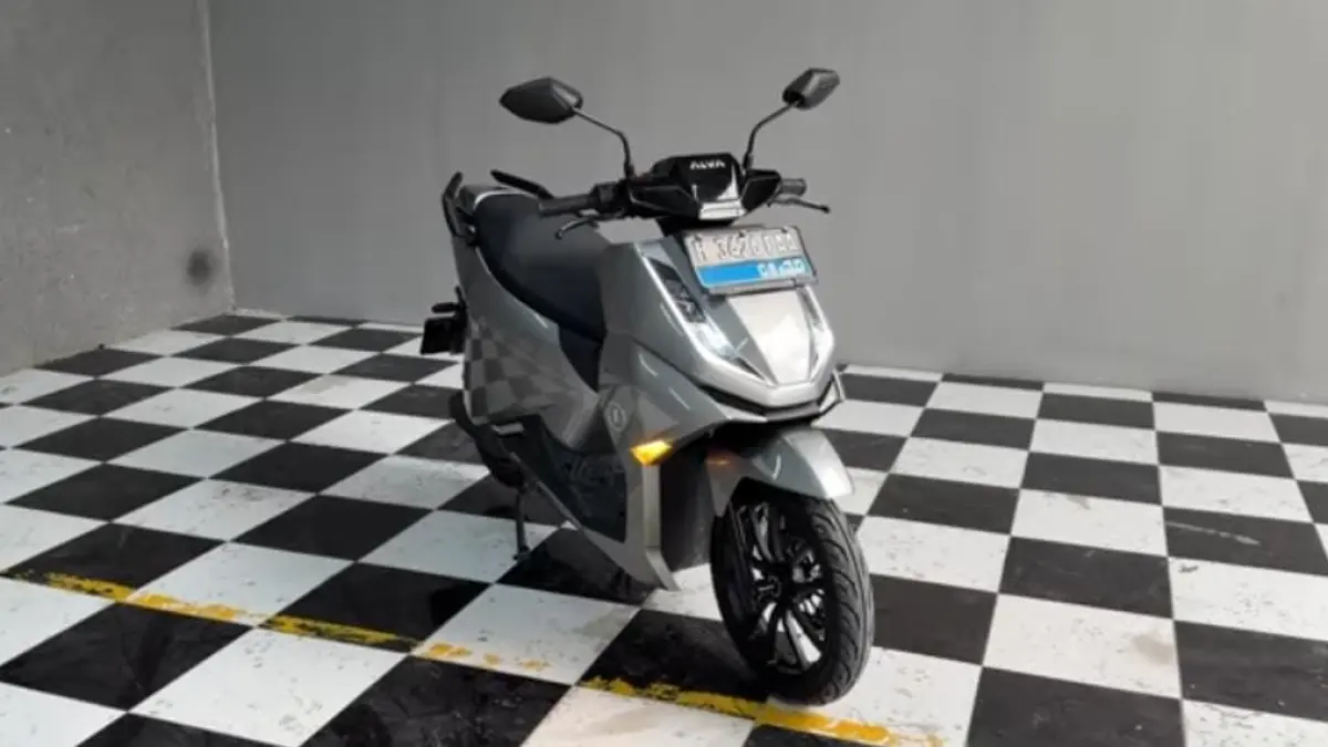 Alpha Entry Next Generation hadir dengan baterai LFP, jarak tempuh 140 km, dan harga Rp30 jutaan. Motor listrik ini makin canggih!