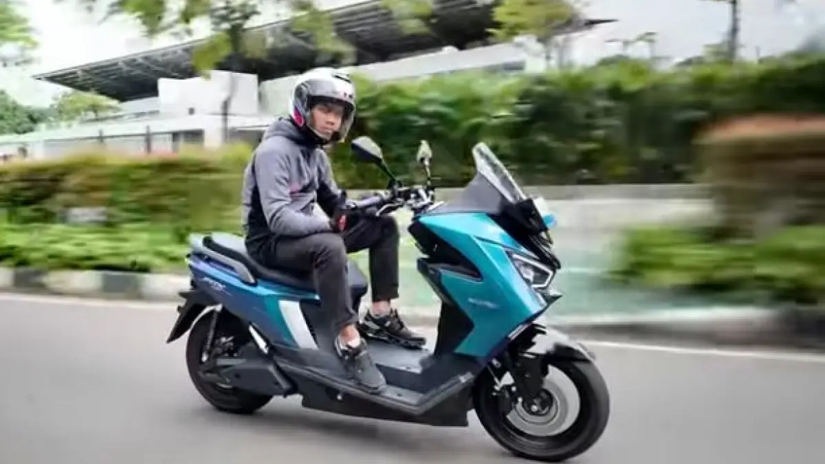 Cek rekomendasi motor listrik terbaik 2025! Dari Alva Servo X hingga Polytron Fox 500, inilah spek dan harga motor listrik paling worth it.