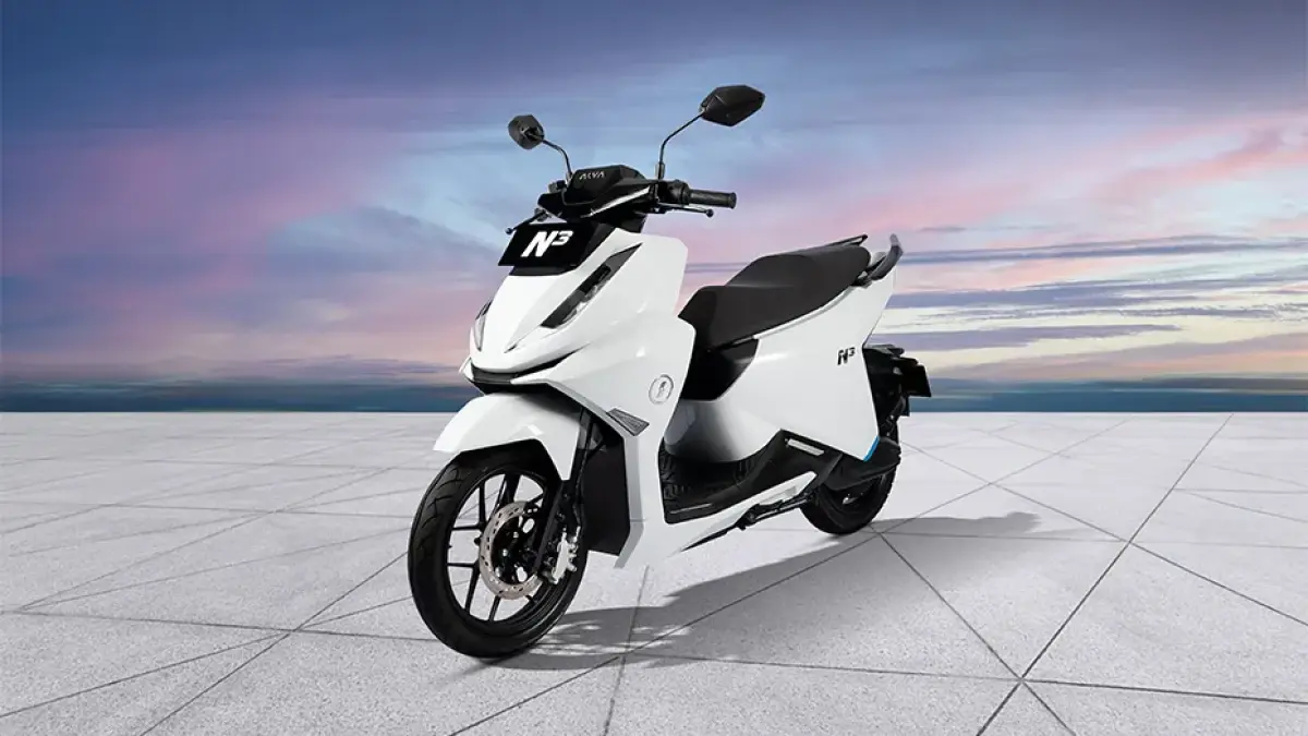 Motor listrik Alpha N3 2026 viral! Jarak 140 km, boost charge, dan harga Rp11 jutaan bikin antrean pembeli membludak.