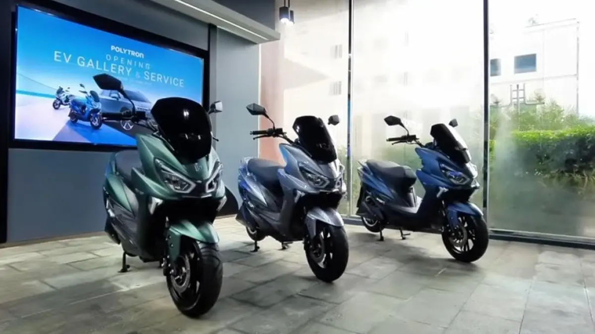 Motor listrik murah 2025 mulai Rp15 jutaan, Polytron Fox Air dan Uwinfly M100 tawarkan fitur modern dan efisiensi tinggi.