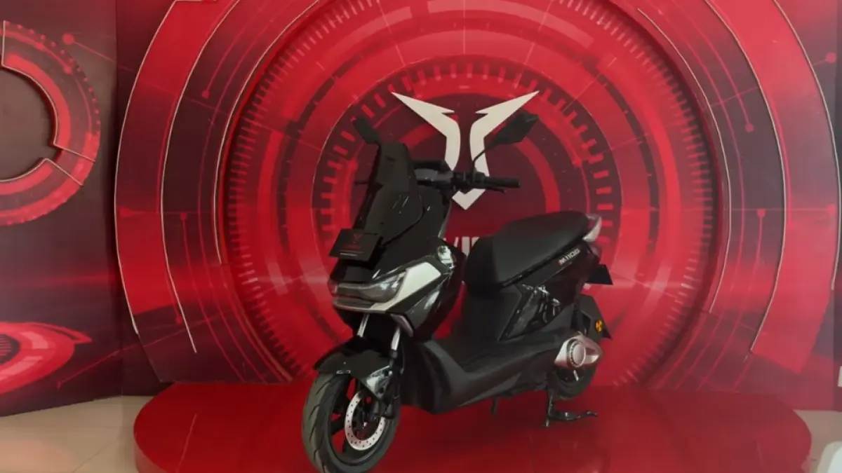 Motor listrik murah 2026 Uwinfly M110G hadir dengan fitur smart, fast charging, dan harga Rp13 jutaan, cocok untuk mobilitas harian