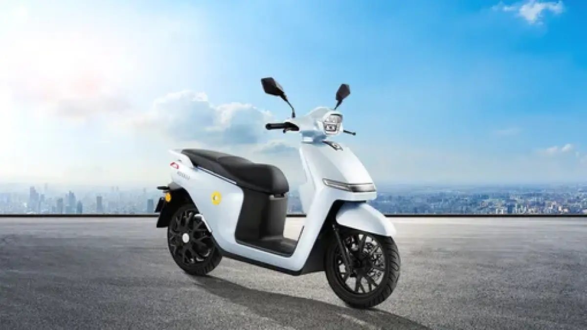 Harga Sunra Legend 2026 Rp29,6 juta, motor listrik 3.000 watt dengan garansi 3 tahun dan jarak tempuh hingga 115 km.