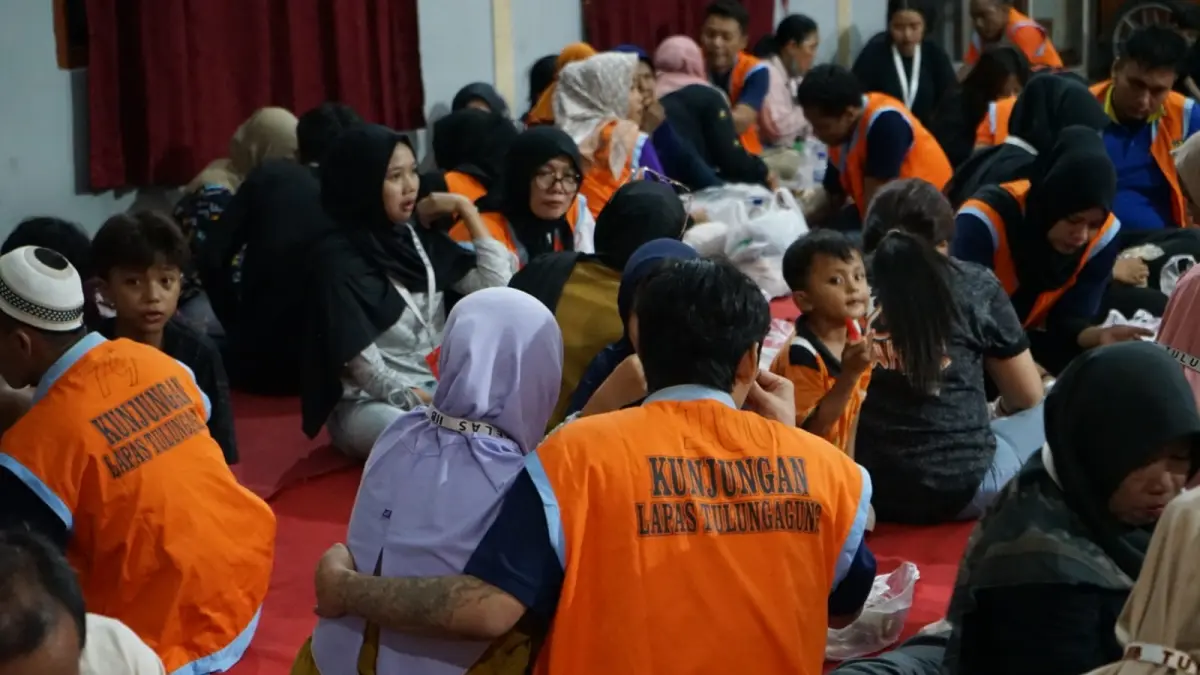 Ratusan warga binaan Lapas Kelas IIB Kabupaten Tulungagung ketika menggelar buka puasa bersama beberapa waktu lalu.(SANDY YUWANA/RADAR TULUNGAGUNG)