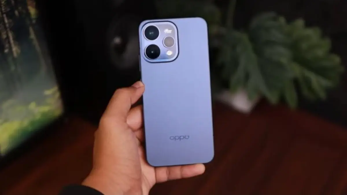 Review Oppo Reno 15, HP Rp7 jutaan dengan baterai 6500 mAh, kamera 50 MP, dan performa gaming kencang.