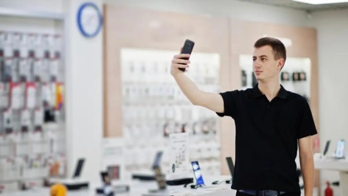 Cek daftar HP OPPO terbaru 2026! Ada monster baterai 7.500 mAh, kamera 200 MP, hingga seri tahan banting militer 1 jutaan. Cek speknya di sini!