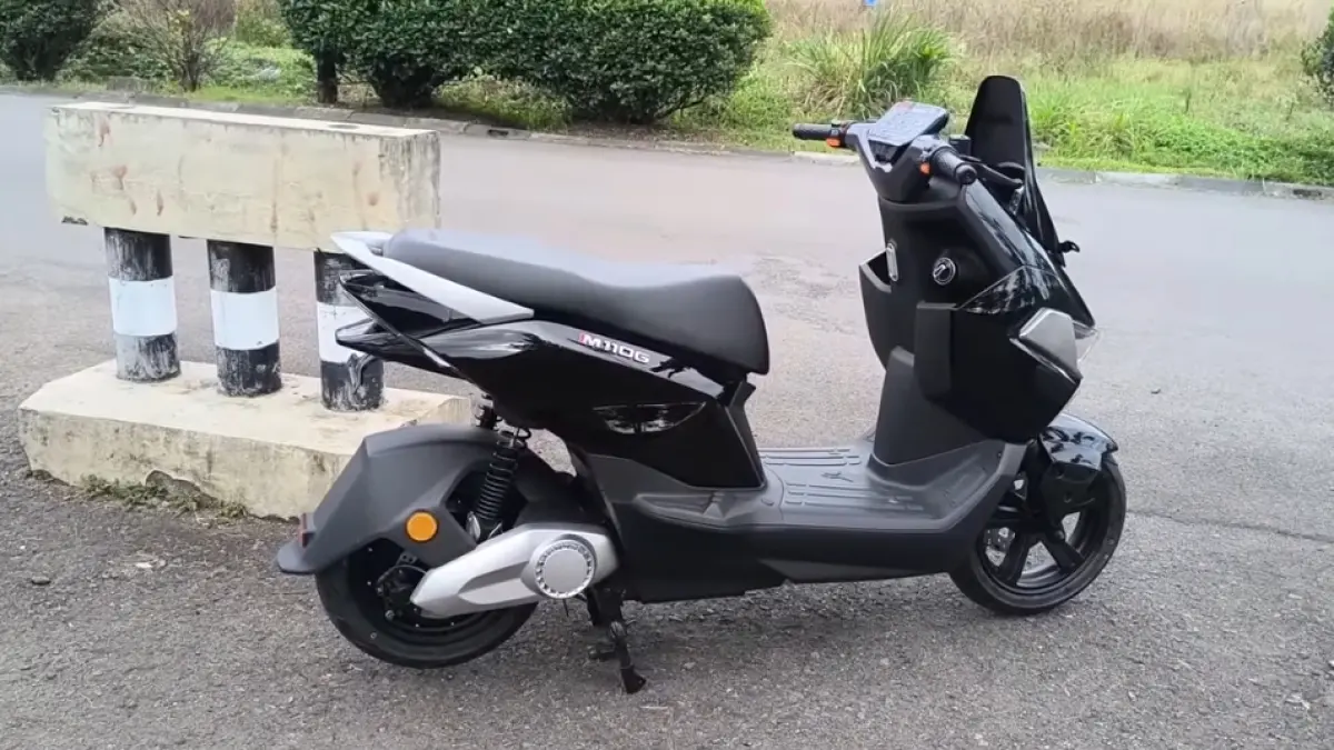 Motor listrik UINFly M110G hadir dengan harga 10 jutaan, top speed 99 km/jam, dan fitur lengkap. Worth it atau tidak? Simak ulasannya!