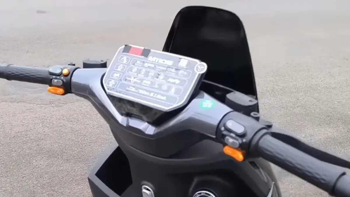 Uwinfly M110G review Indonesia 2026: motor listrik futuristik dengan fitur lengkap, desain modern, dan kenyamanan maksimal.