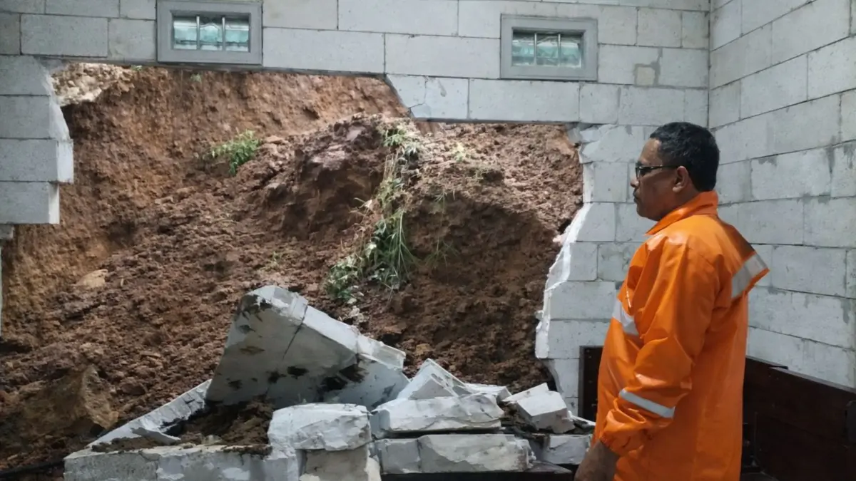 BPBD Tulungagung mengimbau masyarakat meningkatkan kewaspadaan menyusul potensi cuaca ekstrem di wilayah Jawa Timur dan mengantisipasi dampak yang ditimbulkan.