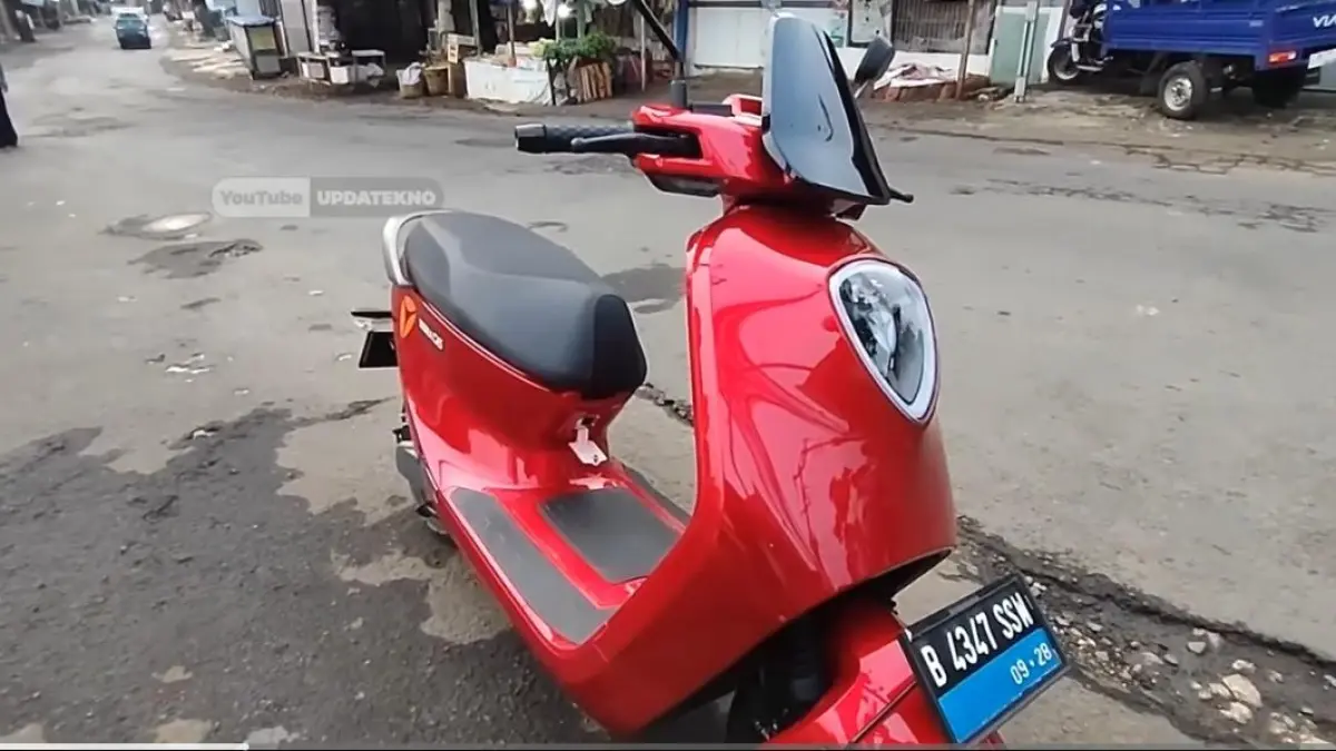 Motor listrik terbaik 2024 di Indonesia, dari Polytron Fox R hingga United T1800. Simak daftar lengkap dan spesifikasinya di sini!
