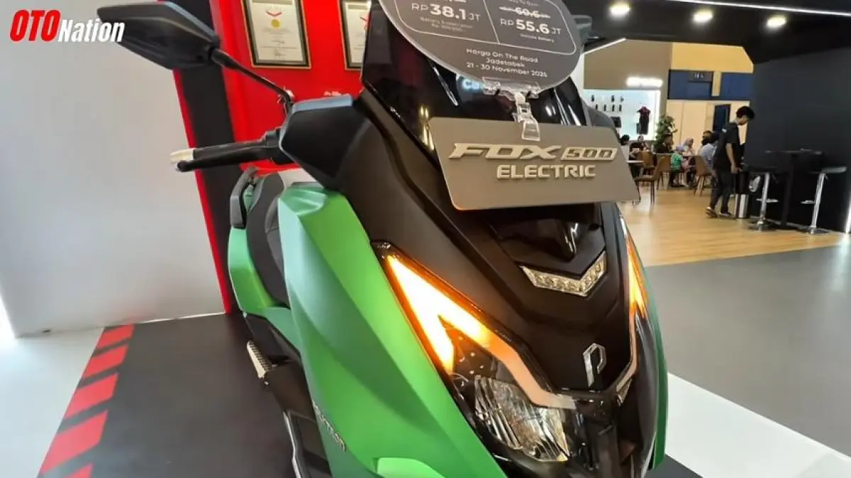Polytron Fox 500 hadir di GJAW 2025 dengan tenaga 5000 watt, top speed 130 km/jam, dan harga diskon Rp38 jutaan. Simak detailnya!