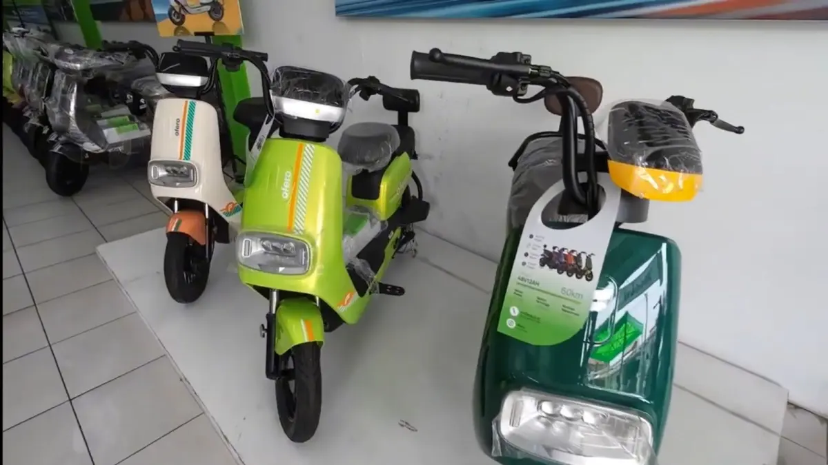 Sepeda listrik Ofero Galaxy mulai Rp4,2 juta hadir dalam tiga tipe, dengan pilihan baterai lithium dan jarak tempuh hingga 45 km.
