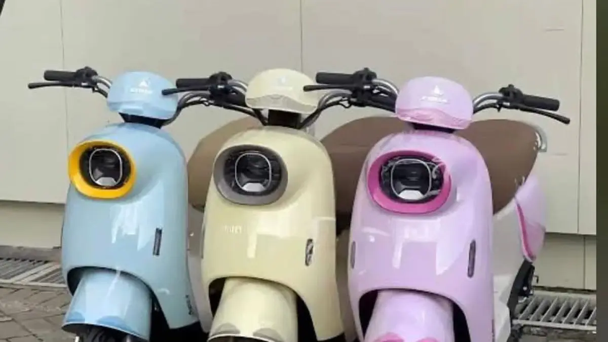 Cek review Exotic Varux Pro! Sepeda listrik mirip Scoopy dengan baterai 20A, kuat angkut 200kg, dan fitur lampu Hazard. Pilihan mewah harga 4 jutaan!