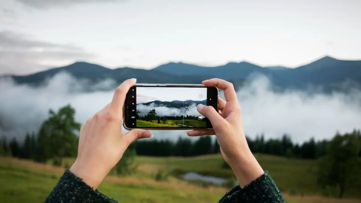 HP kamera OIS terbaik 2026 hadir mulai Rp2 jutaan, tawarkan foto tajam dan video stabil. Ini 7 rekomendasi terbaiknya!(Pinterest)