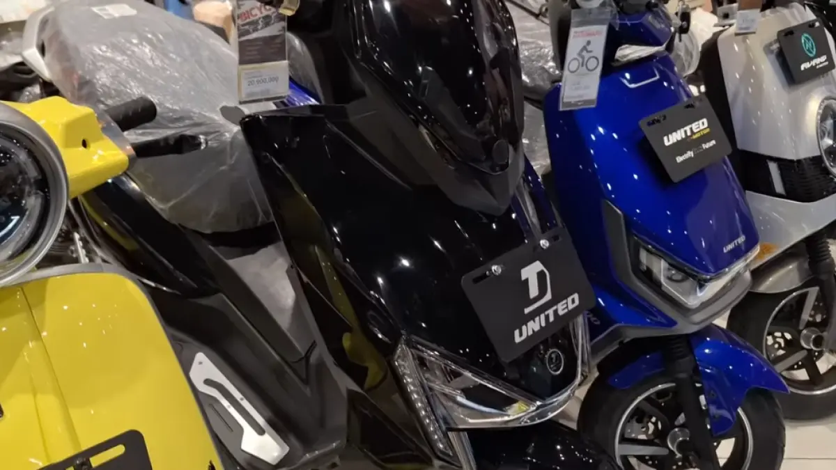 Update harga motor listrik terbaru 2026 di Transmart Cibubur, mulai Rp5 jutaan hingga Rp21 juta dengan desain modern dan fitur menarik.