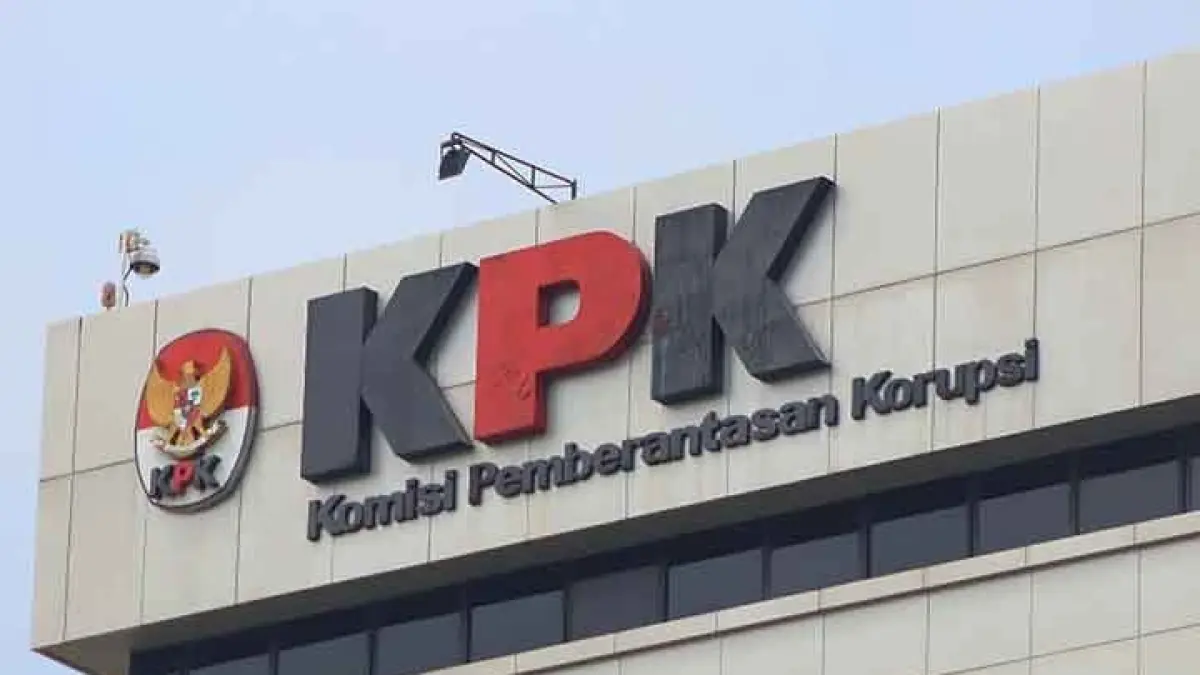 OTT KPK Bupati Tulungagung tangkap 16 orang, dugaan jual beli jabatan mencuat, KPK dalami kasus besar ini.