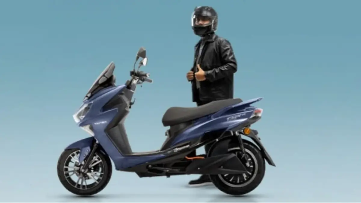 Polytron Fox 350 hadir di Jakarta, motor listrik stylish dengan tenaga 3000 watt, jarak tempuh 130 km, cocok untuk mobilitas urban.