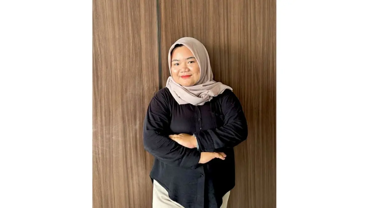 Afifa harus cermat membagi waktu kuliah dengan bisnis sampingan berjualan risol.