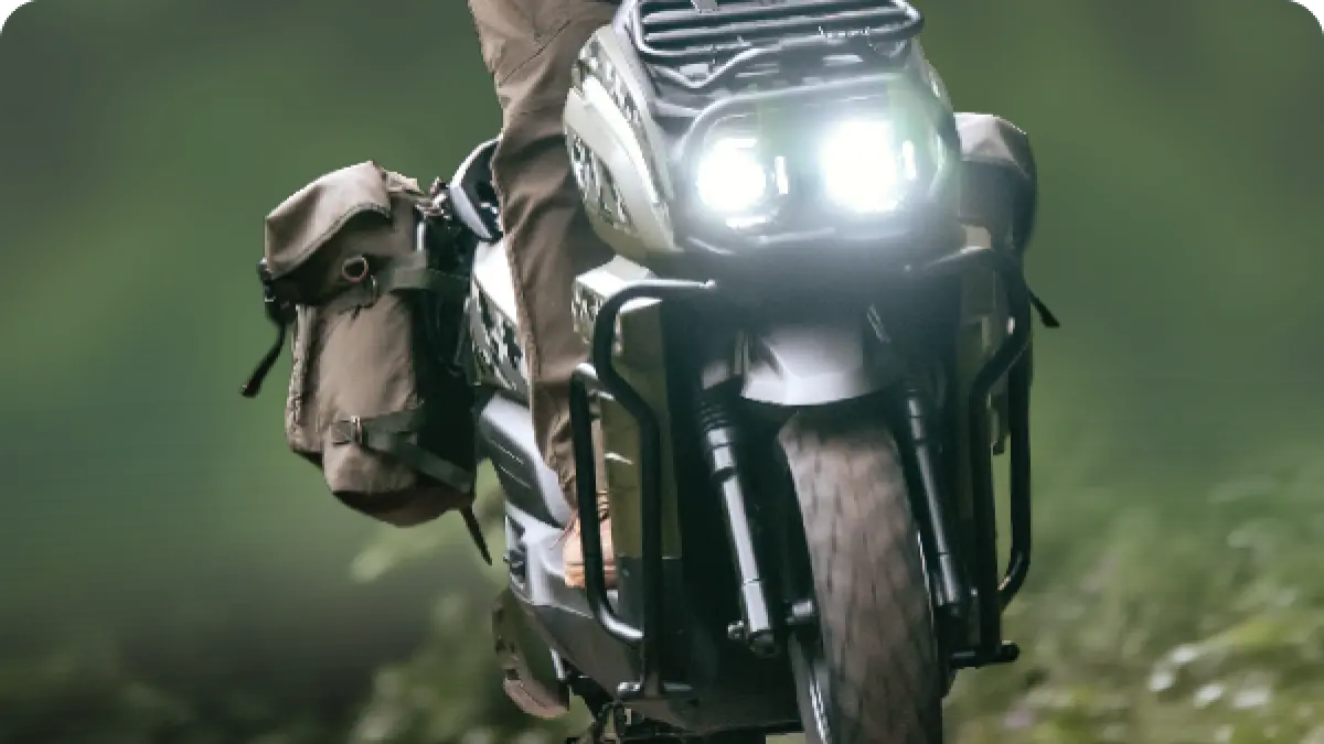 Indomobil e Motor Tirano hadir dengan cruise control dan TCS, motor listrik adventure Rp25,9 juta dengan fitur premium dan desain tangguh. (Sumber: Indomobil)