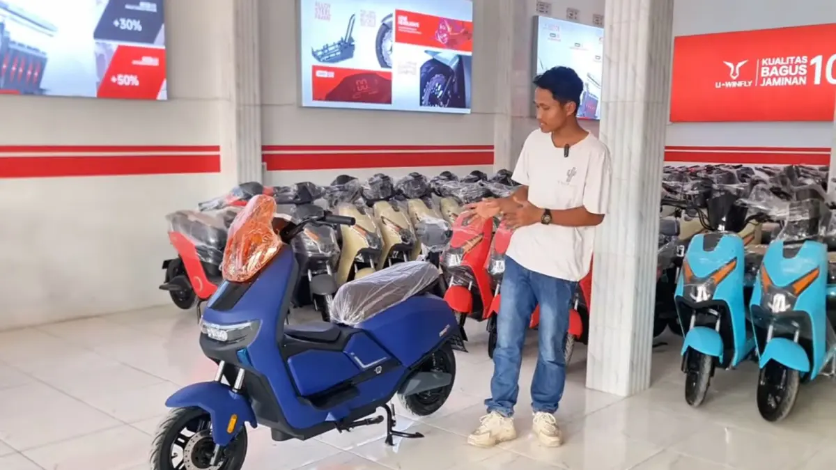 Sepeda listrik Uwinfly M75 Lithium ADV murah hadir dengan fitur NFC, desain gagah, dan kecepatan hingga 50 km/jam.